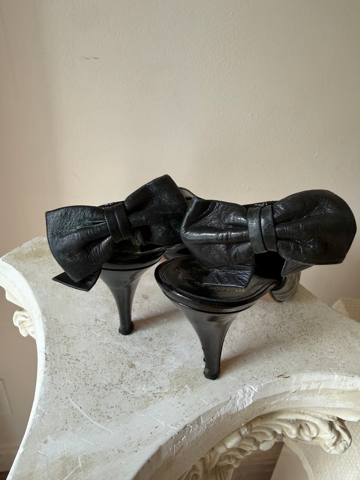 Yves Saint Laurent heels 8.5